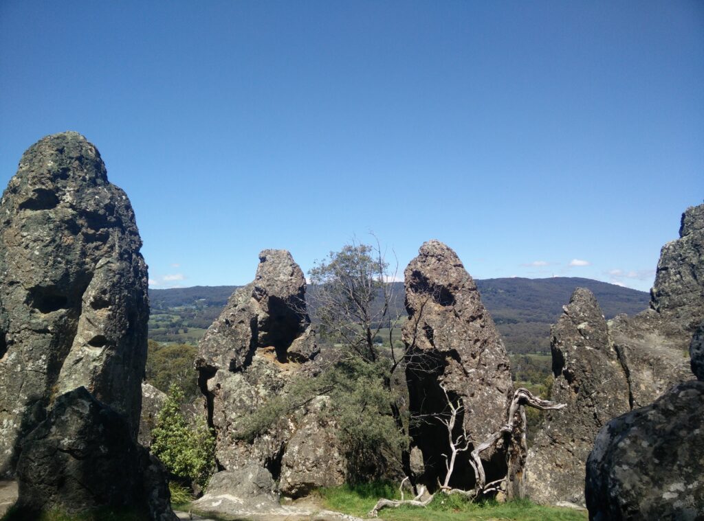 Rock formations of the Hanging Rock Summit